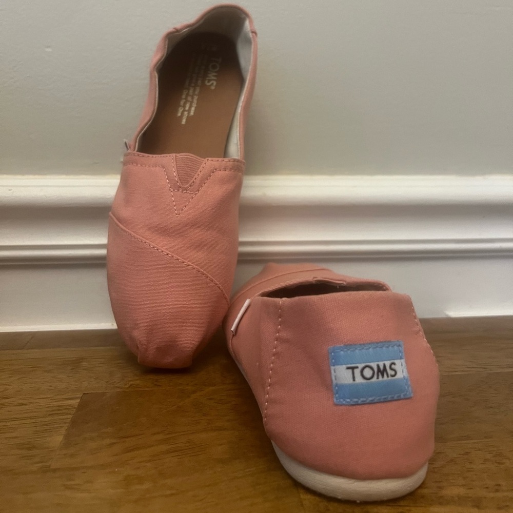 Toms Pink Canvas Flats with Elastic V Insert